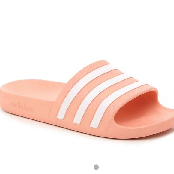 ADIDAS ADILETTE SLIDE BRAND NEW - Picture 5 of 8